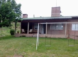 El Campito casa frente al río, hotel i Villa Carlos Paz