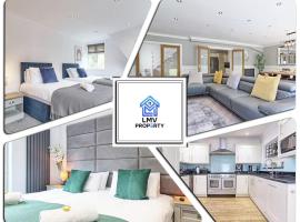 LMV Property - Modern Luxury Family Home in Theydon Bois With London Skyline Views, ξενοδοχείο σε Theydon Bois