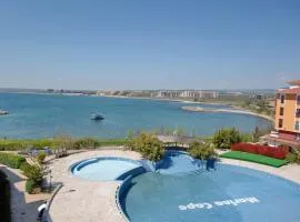 Beach Pool and Spa Apartment in Marina Cape