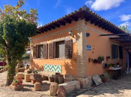 Casa Rural Entre Dos Aguas, hotel a Azuara