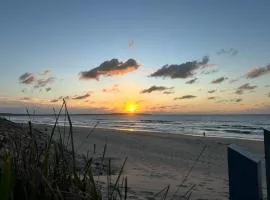 Plumeria Cottage Haven by the Beach 25mins from Sydney CBD