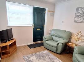 Stunning Home in Quiet Staffordshire Countryside, hotel v destinaci Rolleston