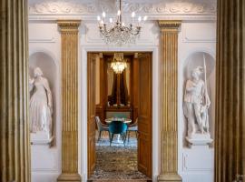 Le Champlain, hotel cerca de Aeropuerto de La Rochelle - Île de Ré - LRH, La Rochelle