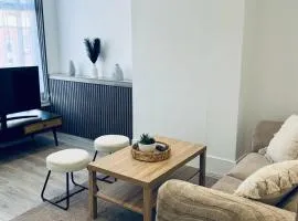 Sterling House - by EazyStays