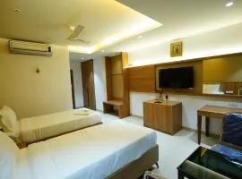 Hotel SVM PALACE KOTI