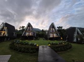 Tamblingan Village - Luxury Villas in Munduk, hotel v destinaci Munduk