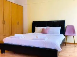 Sunny Central Apartment for 4 Guests 2 minutes from High Street