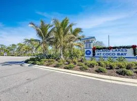 Palm Whisper Cottage Chic Lakefront 4BR Home