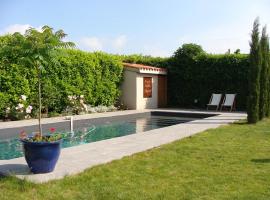 Gîte "Le Ramounel" โรงแรมในMirabel