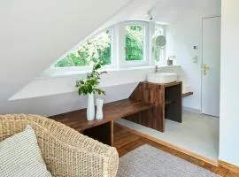 Stylish Apartment In A Historic Country House