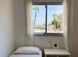 ENJOY in Beautiful flat in front of the sea and beach, hotel a Cubelles