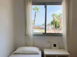 ENJOY in Beautiful flat in front of the sea and beach