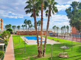 ENJOY in Beautiful flat in front of the sea and beach