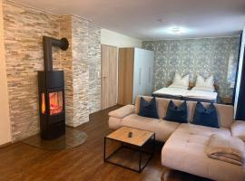 1-Zimmer-Apartment mit Pool und Kamin, hotel v destinaci Ellenz-Poltersdorf