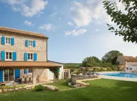 Villa Flavia Traditionelles Steinhaus Mit Pool