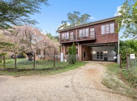 Gilderoy Valley Views- Farm house, farm stay in Gladysdale