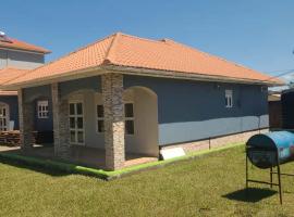 Jinas Haven, ξενοδοχείο σε Gulu