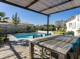 Maison familiale avec piscine pour 9 personnes - FR-1-835-4