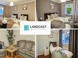 The Kilnwood House - 3 Bed w Free Parking and Fast WiFi - Contractor Ready