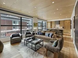 Jackson Hole - Arts District West #202