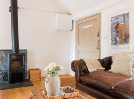 Charming Stone Cottage - Cotswolds Farm Stay - The Bullpen, hotel a Lechlade