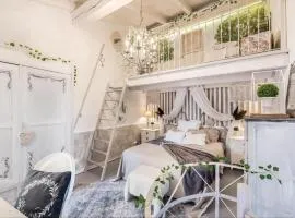 Little Romantic Pitelli