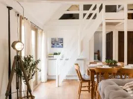 The Parlour Cotswolds Farm Stay With Pool