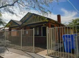 2 bedroom 1 bath house located in Downtown, Phoenix!