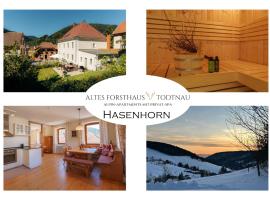 Altes Forsthaus - Fewo "Hasenhorn", mit privater Sauna, Todtnau- Feldberg, hotel v destinaci Todtnau