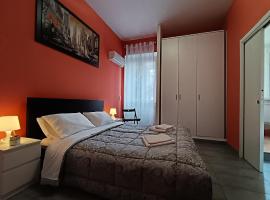 Adriatic Room 50 m dalla stazione Ferroviaria di Ciampino e dalla navetta aeroportuale, ξενοδοχείο στο Τσιαμπίνο