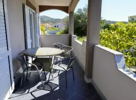 Wohnung In Vinišće Mit Privatem Parkplatz