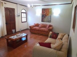 Arriendo habitación amobladas a turistas ,sector centro la serena，位于拉塞雷纳的酒店