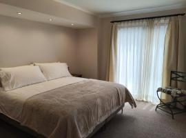 Hotel Colonos Los Angeles, hotel poblíž Letiště Los Angeles - LSQ, Los Ángeles