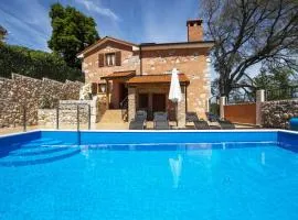 Geräumiges Ferienhaus In Brseč Mit Privatem Pool