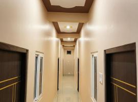 Hotel Jai Guru Ji Abode, hotell i Ayodhya