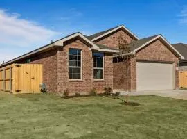 Spacious Home Perfect for Families& Business Trips