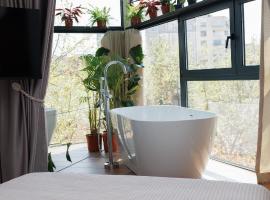 Retreat Apartments, serviced apartment in Tirana