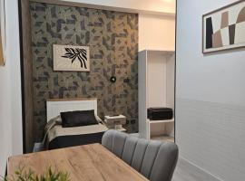 Hotel Cristallo, ξενοδοχείο στη Νοβάρα