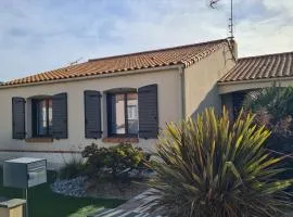 Le Donjon gîte cosy en lotissement proche du Puy duFou