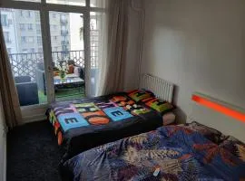 Chambre pour 4 chez Rihani près de la Tour Eiffel