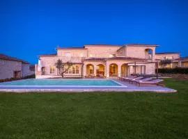 Ferienhaus Mit Privatpool Für 10 Personen Ca 400 M Sup2 In Bajkini, Istrien Binnenland Von Istrien