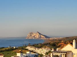 Fantastic Sea & Gibraltar View apartment: Alcaidesa'da bir otel