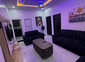 Cool 2Bedroom flat in ogudu, 15mins to the airport, apartmán v destinaci Ogudu