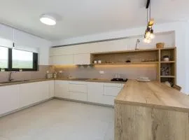 Elegante Villa Mit Beheiztem Pool Und Fantastischer Aussicht