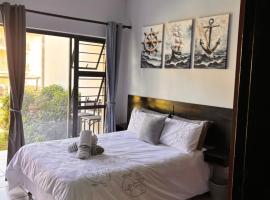 Topanga, Uvongo Margate, South Coast, KZN, hôtel à Margate