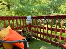 Avon Nature Retreat by Creek