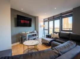 Elegant Leeds City Retreat with Spacious Balcony