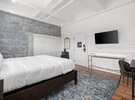 Sonoma Stonehouse, King Room at Boutique Hotel