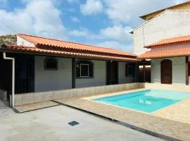 Casa com Piscina no Centro de Unamar em Cabo Frio