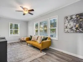 1BD Remodeled Craftsman Cottage Free parking Heart of lIttle Italy